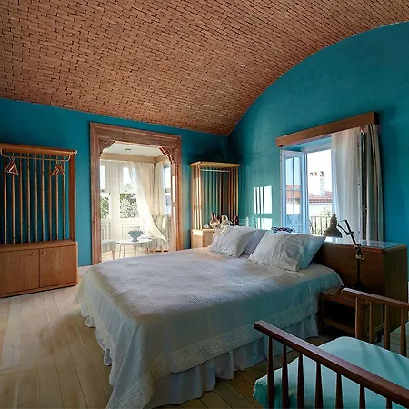 Bed & Breakfast On 2*